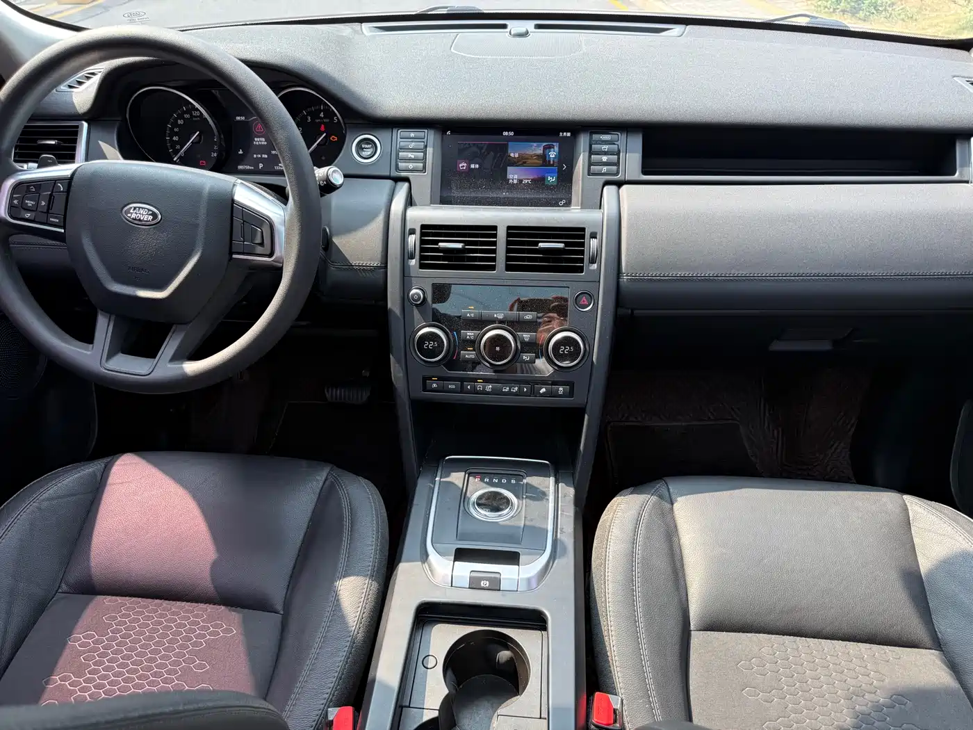 Land Rover Discovery Sport 2017 2.0T PURE фото 12