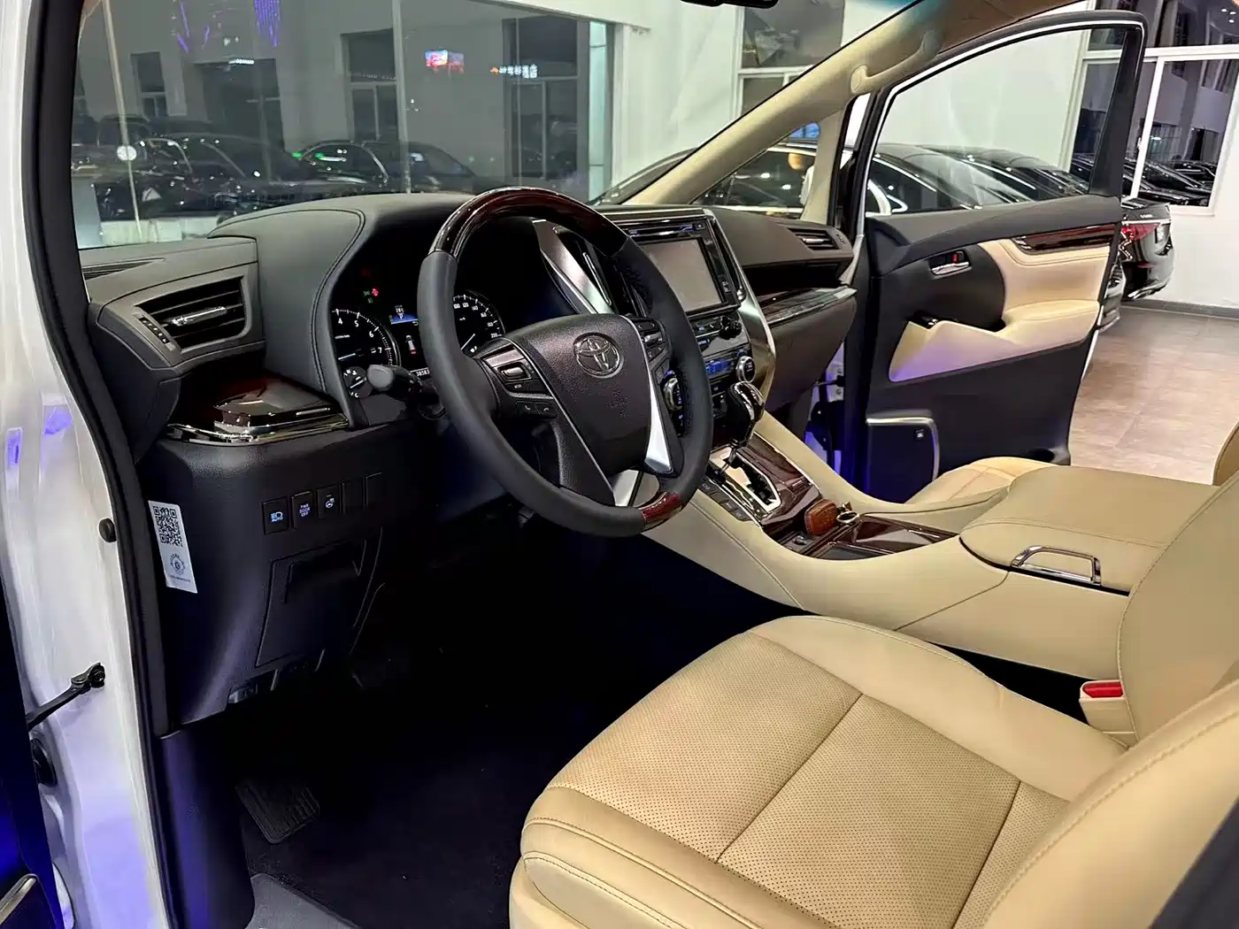 Toyota Alphard 2015 3.5L Luxury Edition фото 6