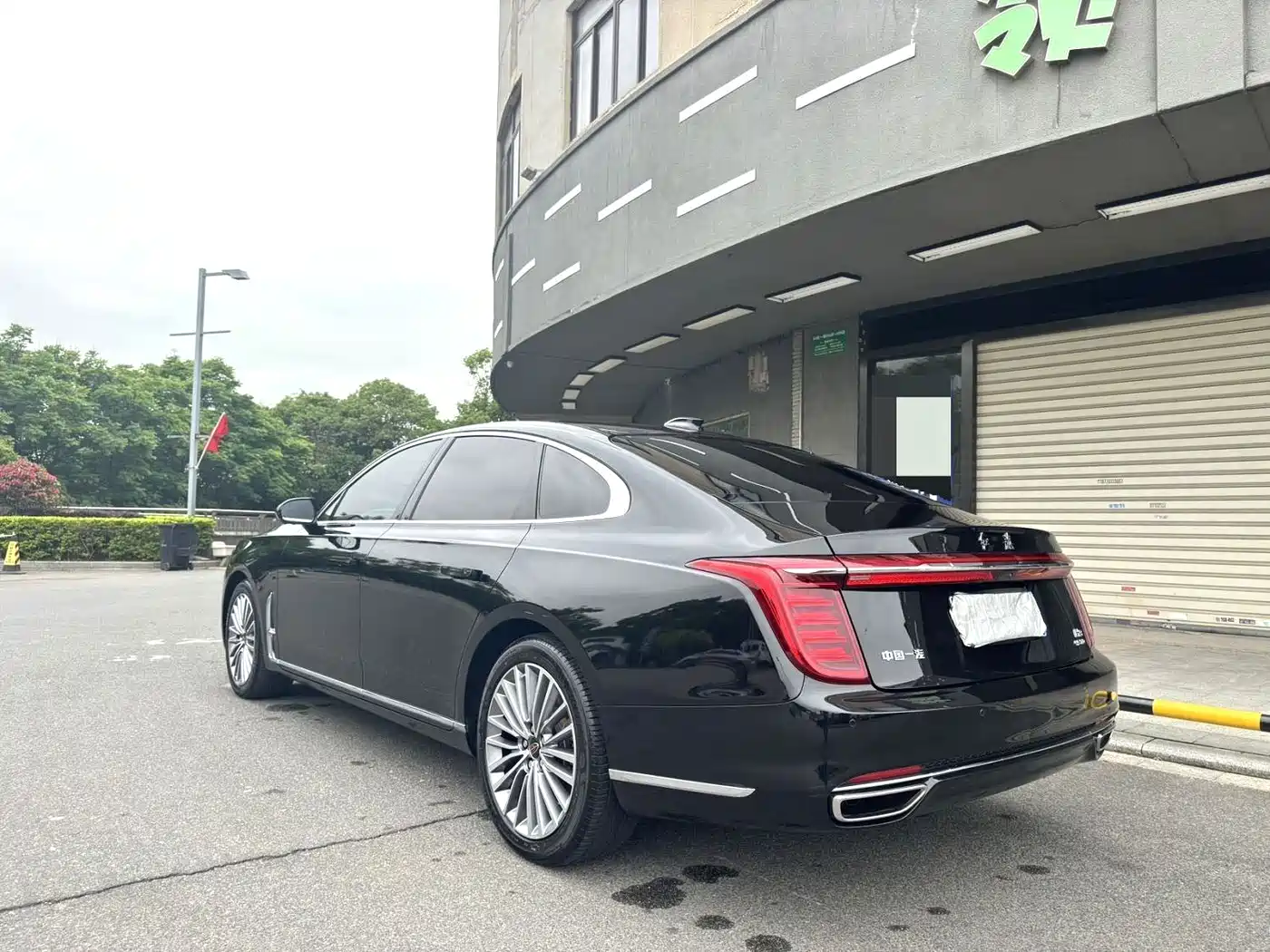 Hongqi H9 2022 2.0T Smart Connect Flag Enjoy Edition фото 7