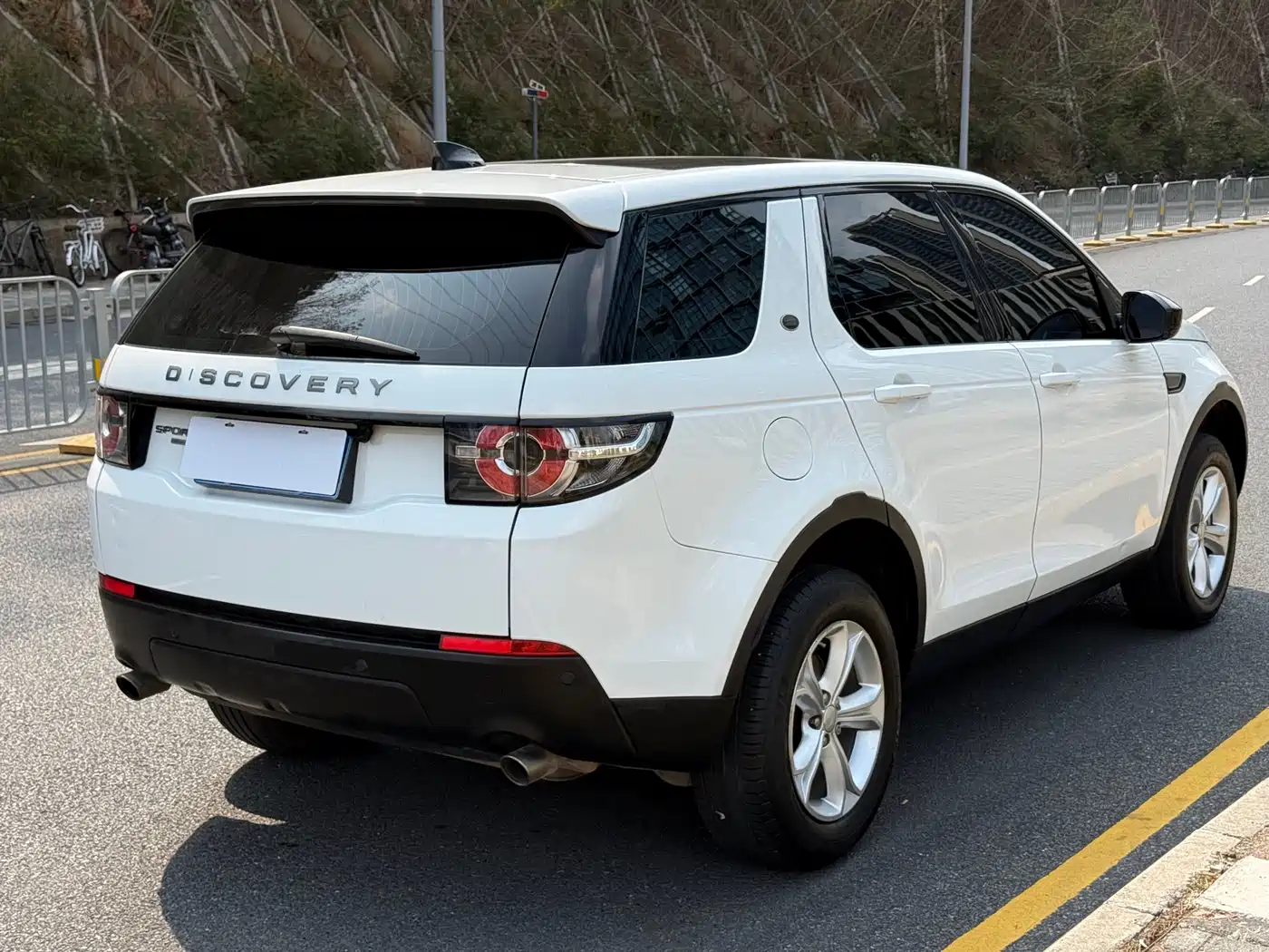 Land Rover Discovery Sport 2017 2.0T PURE фото 4