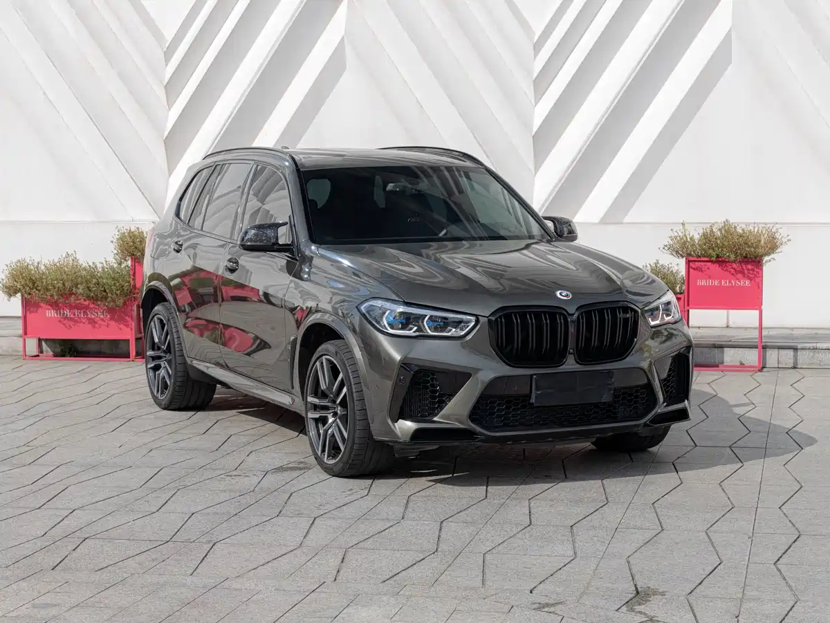 Photo 2 - BMW X5 M