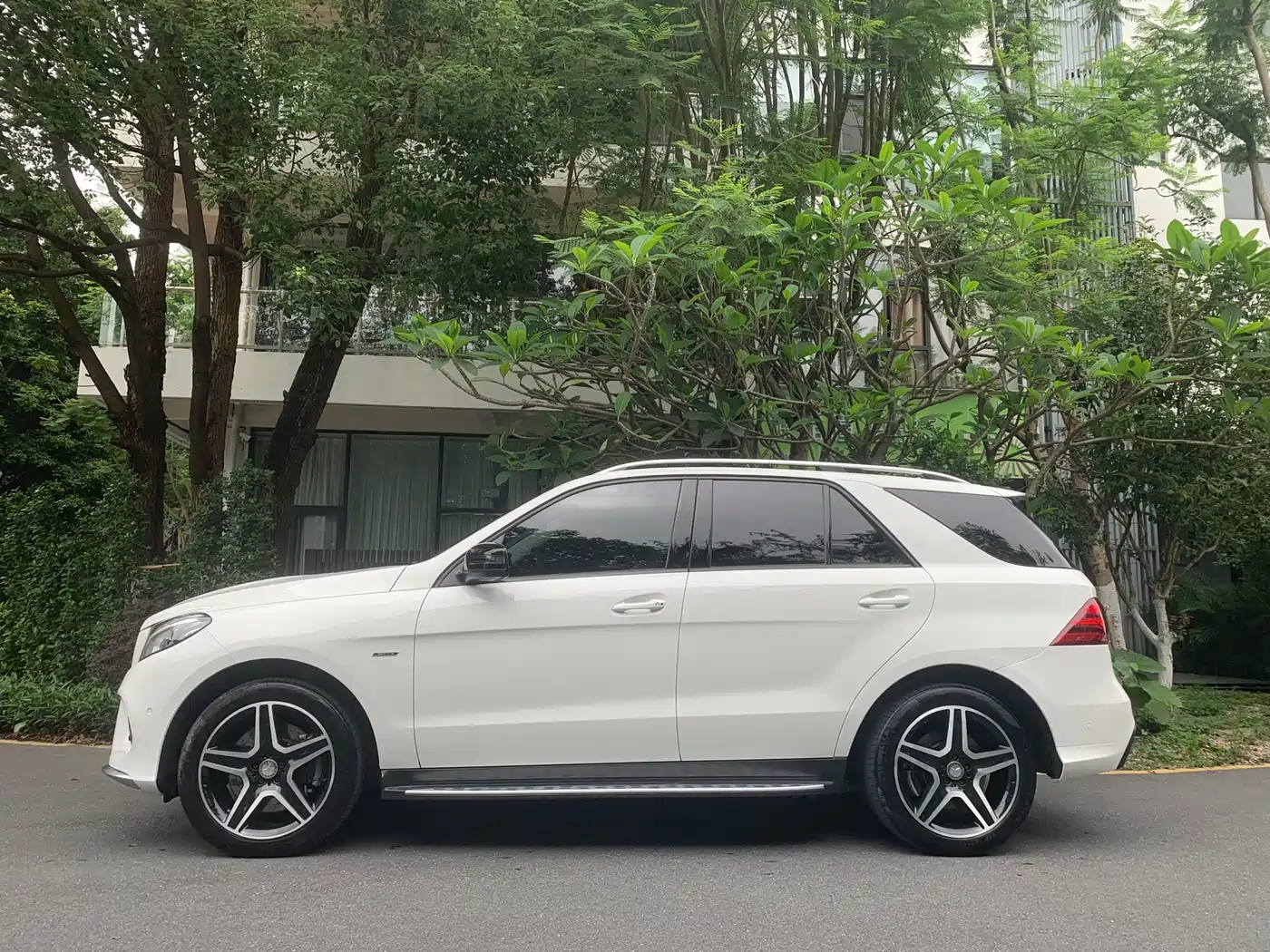 Mercedes-Benz GLE 2017 GLE 450 AMG 4MATIC фото 3