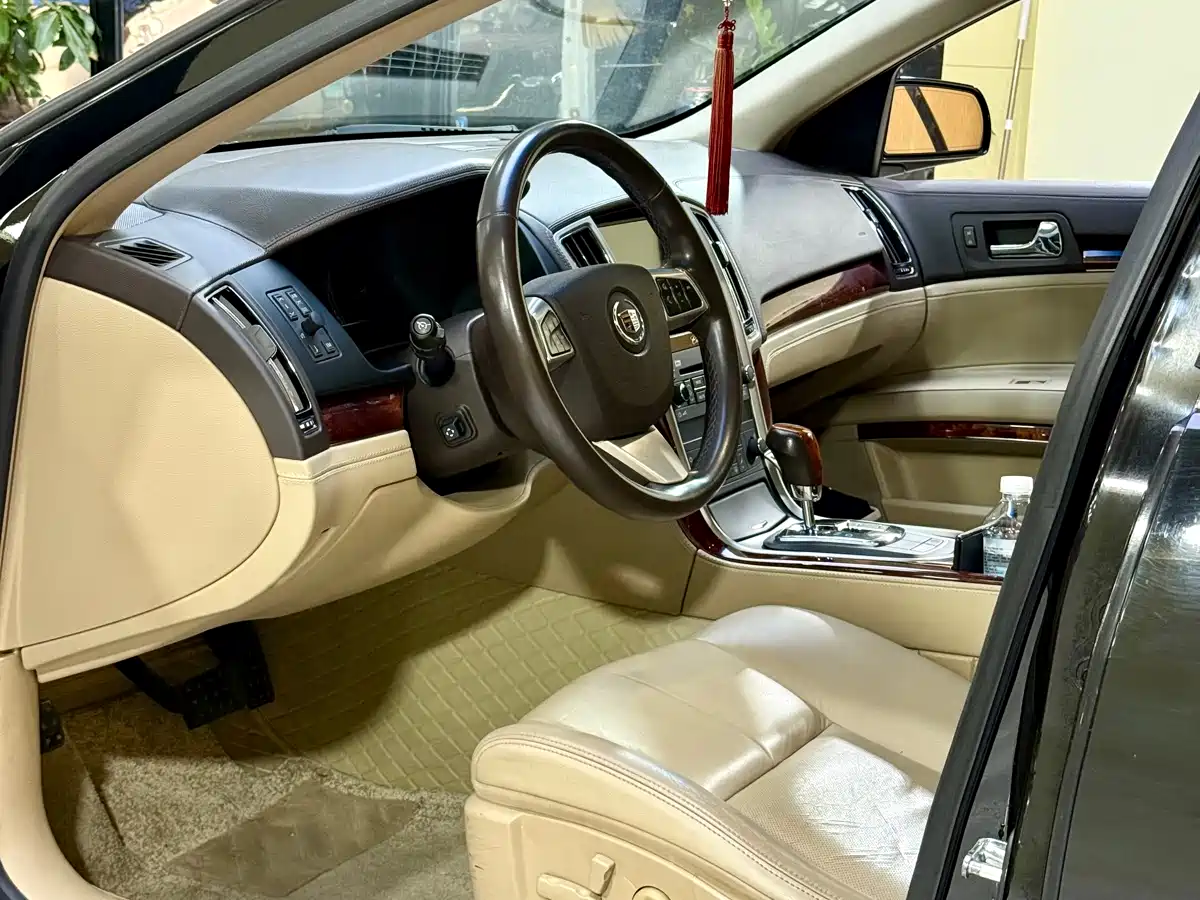 Cadillac SLS 2012 2.0T Comfort фото 4