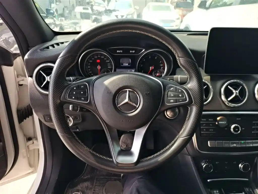 Mercedes-Benz CLA (Import) 2017 Facelift CLA 200 Dynamic фото 11
