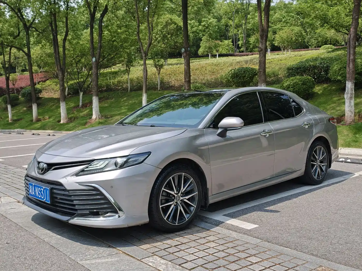 Toyota Camry 2021 2.5G Luxury Edition