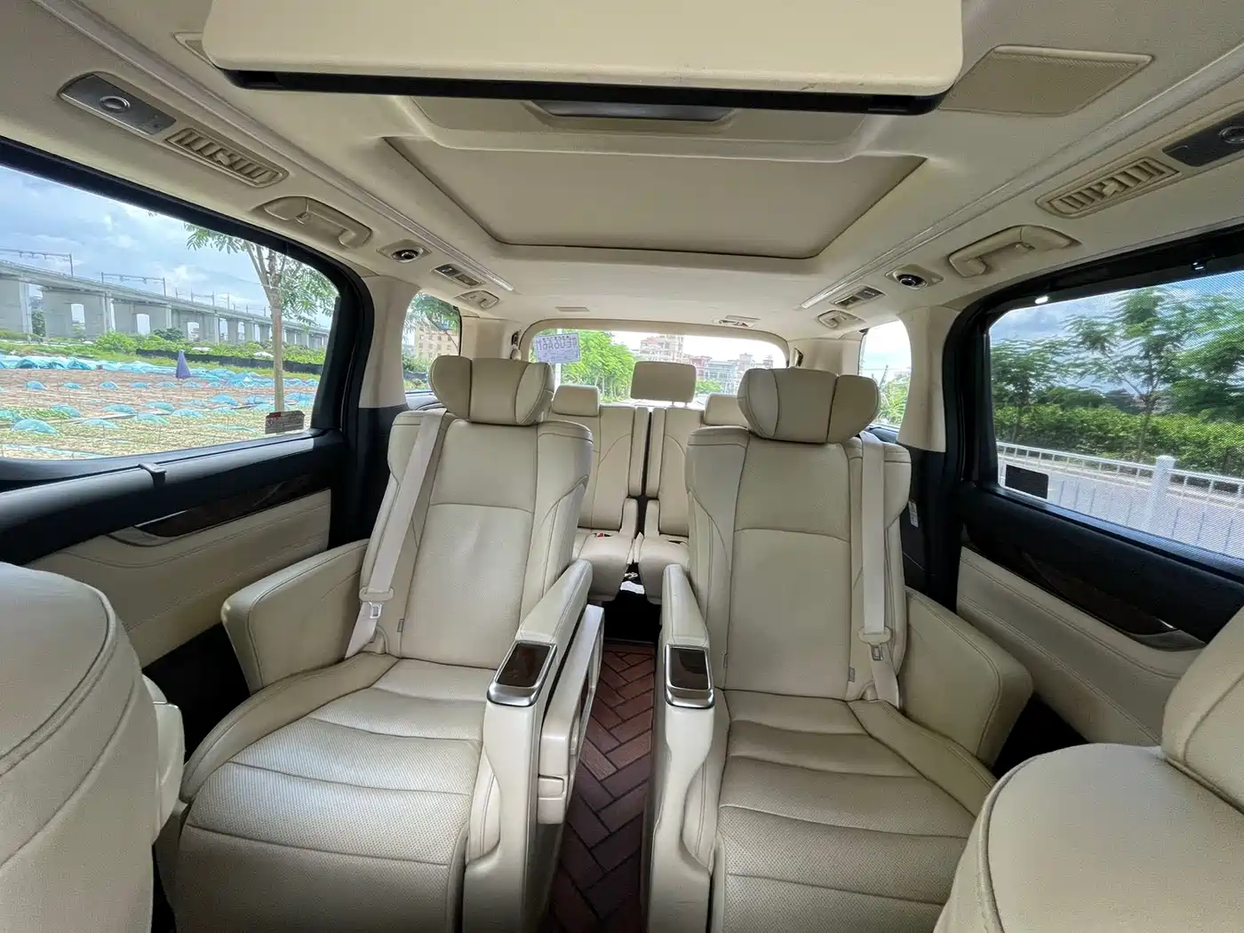 Toyota Alphard 2021 Hybrid 2.5L Luxury фото 24