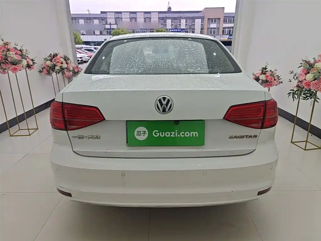 Volkswagen Sagitar 2017 1.6L Automatic Comfort фото 6
