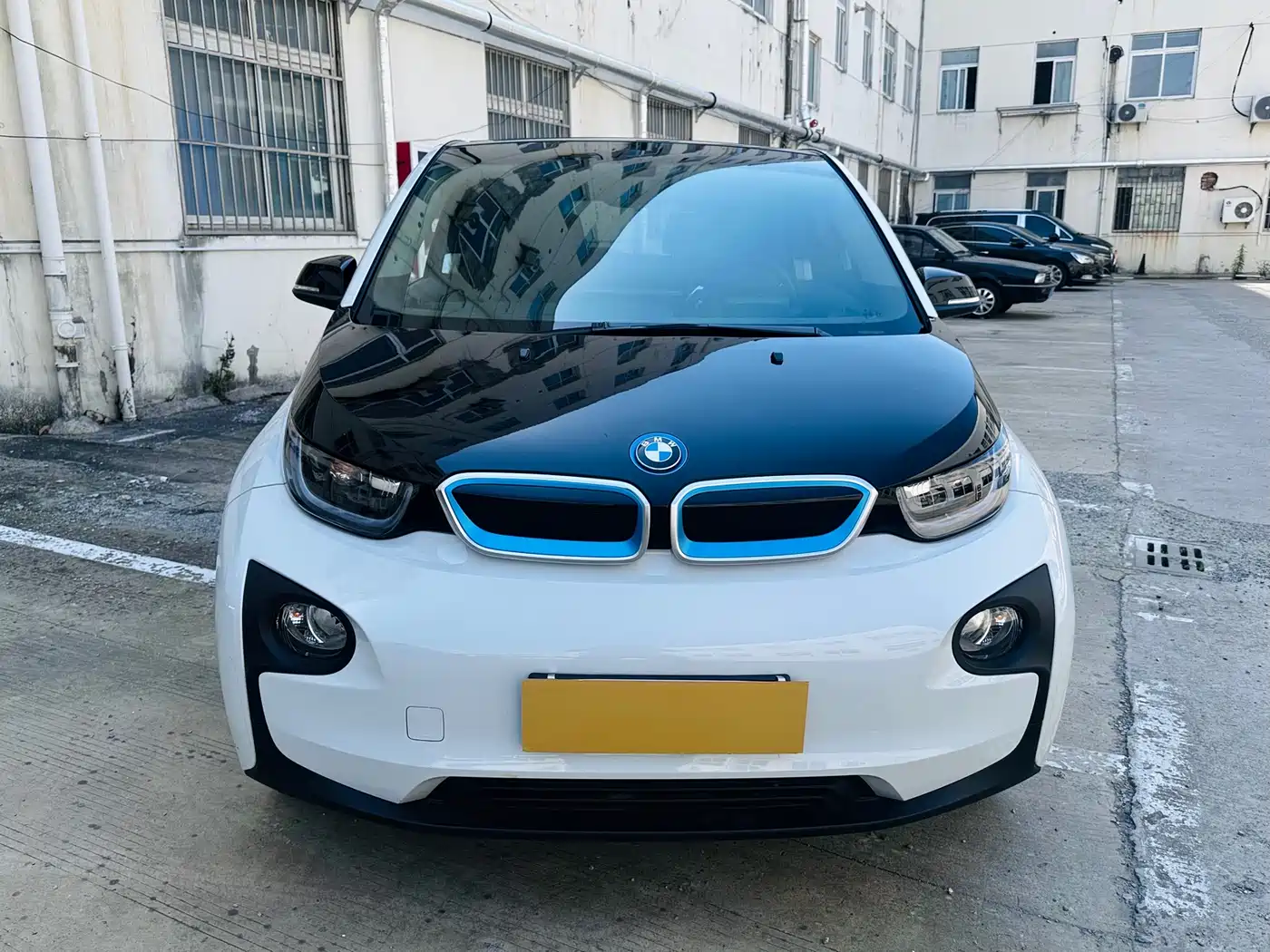 BMW i3 (Import) 2016 Upgraded Luxury Model фото 2