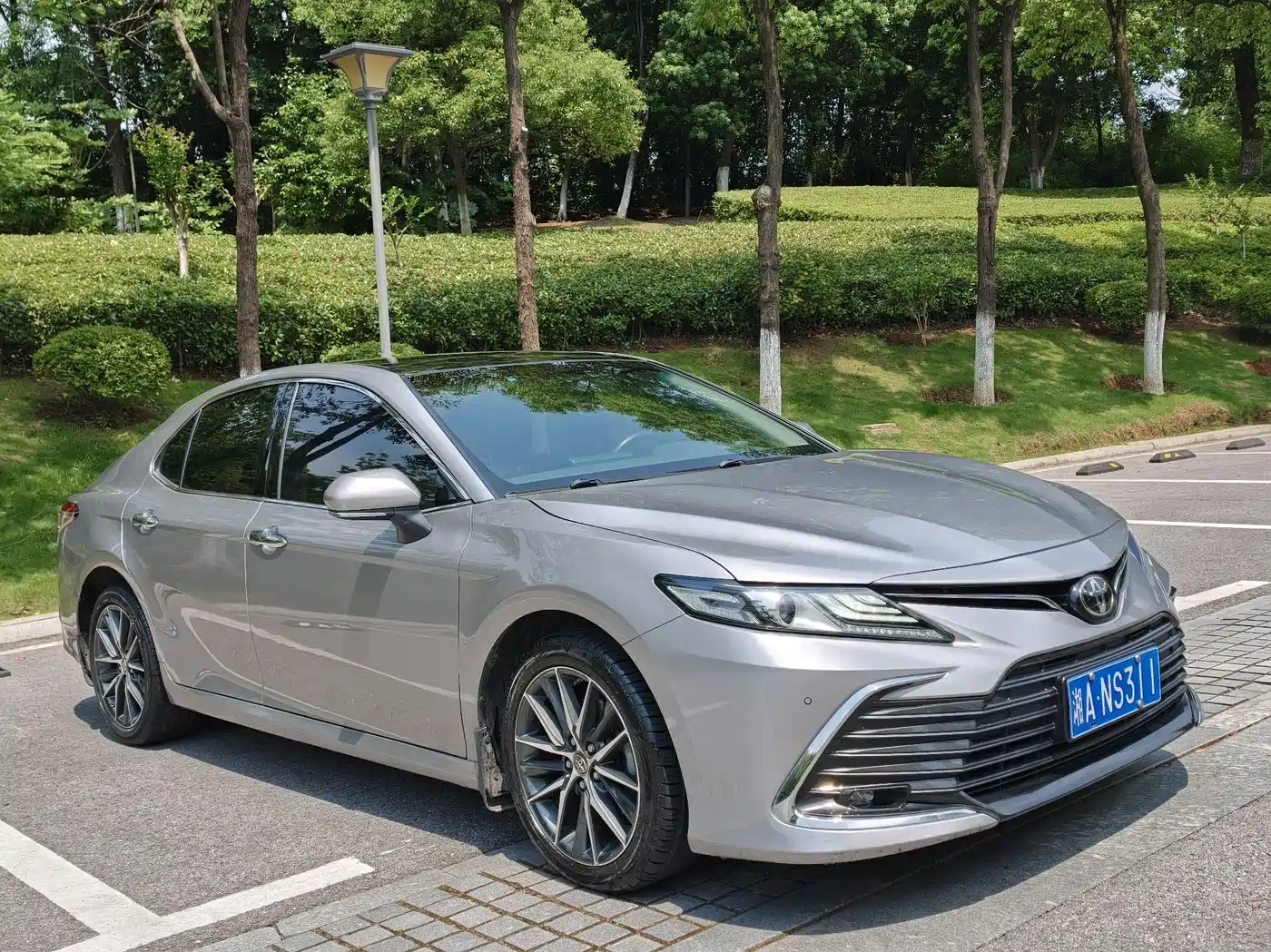 Toyota Camry 2021 2.5G Luxury Edition фото 3