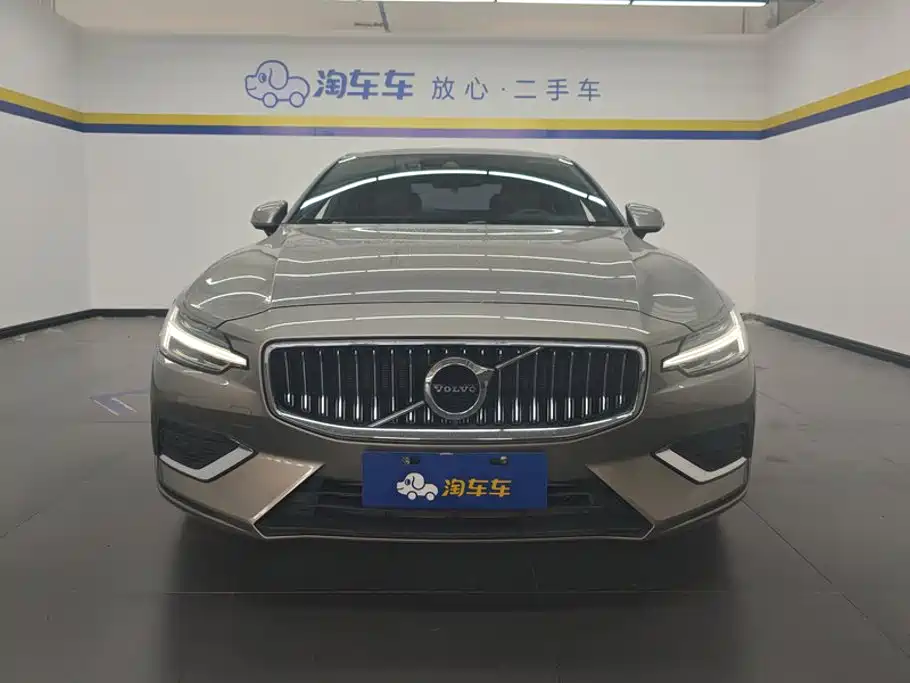 Фото 2 - Volvo S60