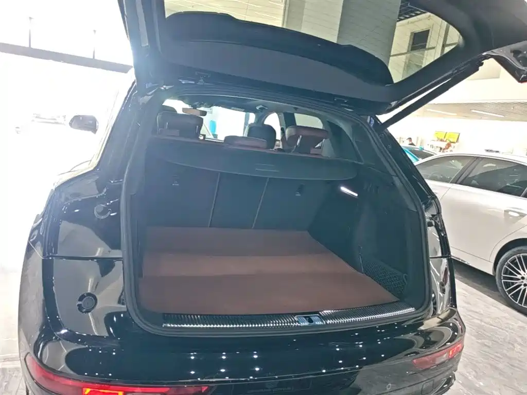 Audi Q5L 2025 45th Anniversary Edition 45 TFSI Luxury Sport фото 19