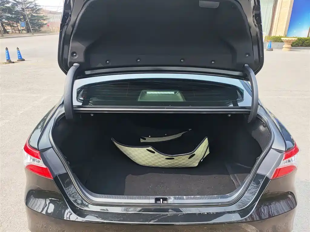 Toyota Camry 2021 Hybrid 2.5HG Luxury Edition фото 15