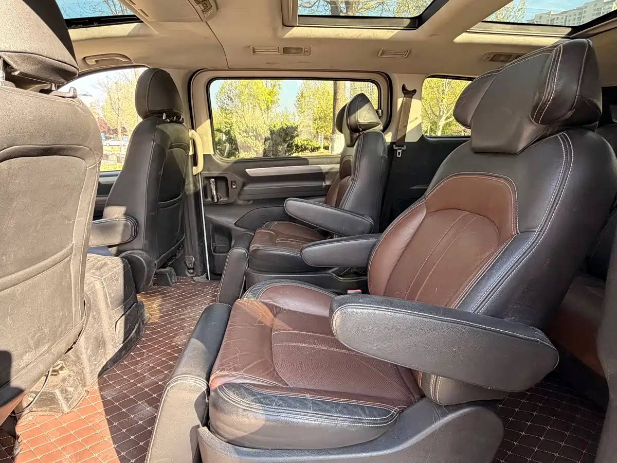 SAIC Maxus Maxus G10 2014 2.0T Automatic Luxury Executive Edition фото 11