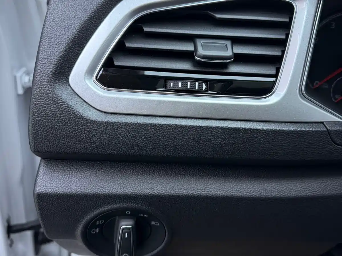 Volkswagen T-ROC 2021 Facelift 280TSI DSG 2WD Elite Smart Connect Edition фото 7