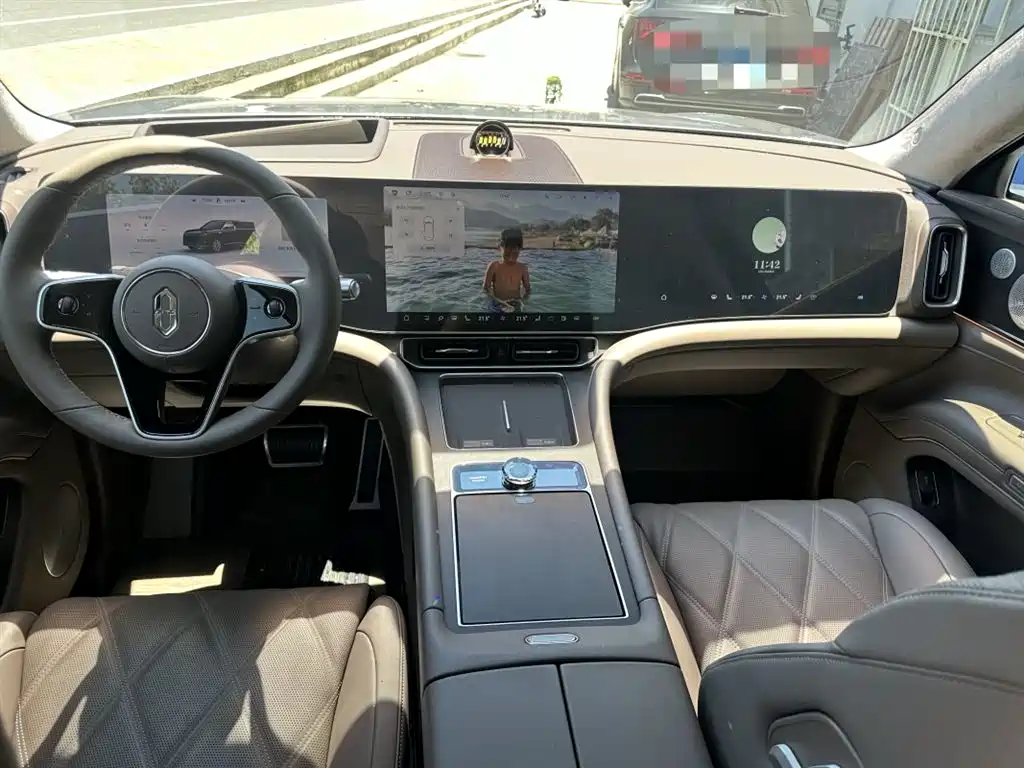 AITO Wenjie AITO M9 2025 Extended Range Ultra 52kWh 6-Seater фото 6