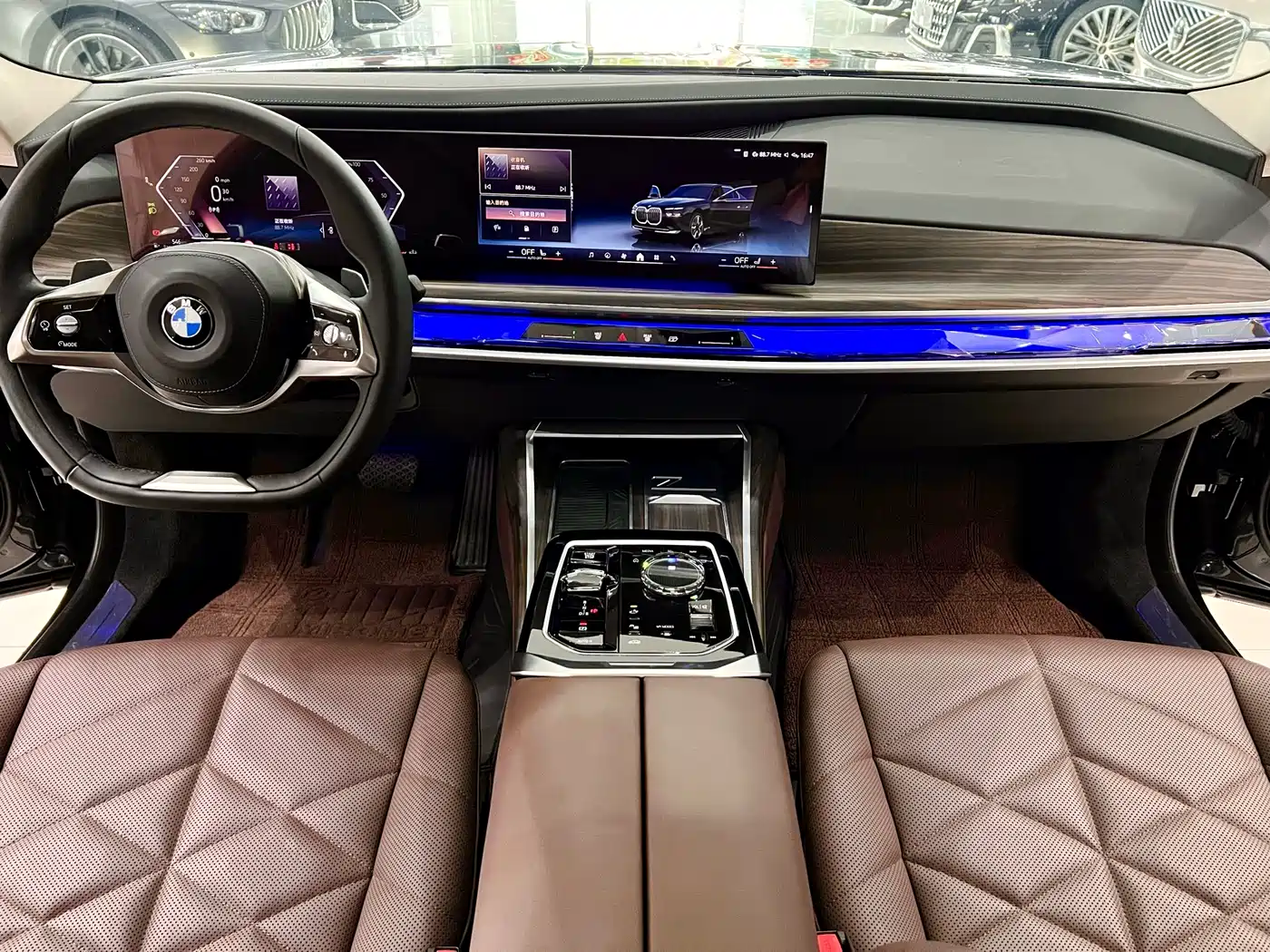 BMW 7 Series 2023 Model 735Li Luxury Package фото 9