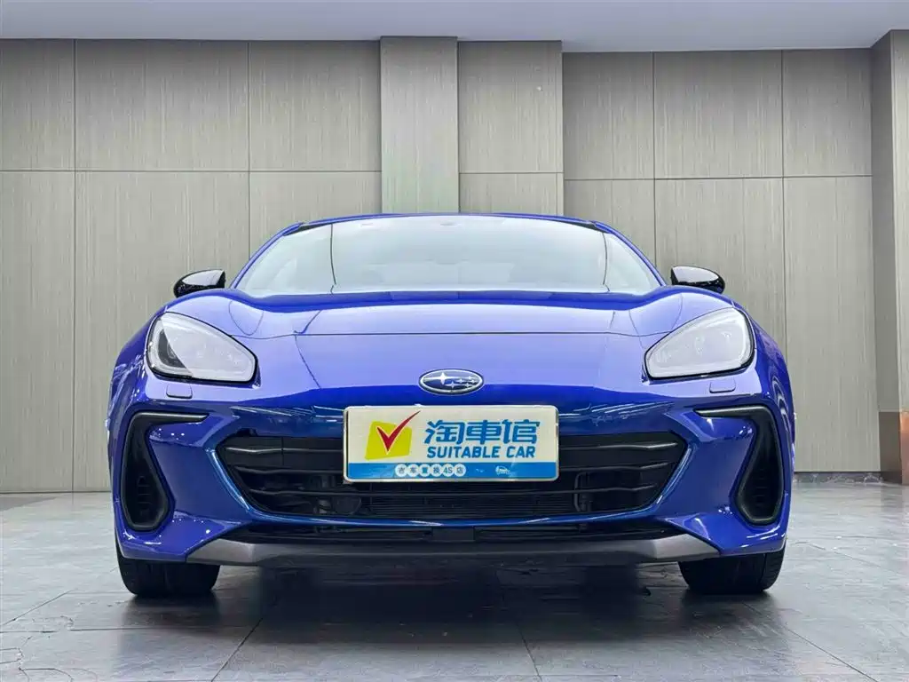 Subaru BRZ 2023 2.4L Manual 10th Anniversary Edition фото 2