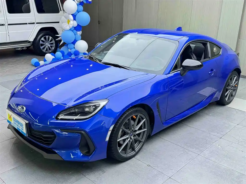 Subaru BRZ 2023 2.4L Manual 10th Anniversary Edition фото 7