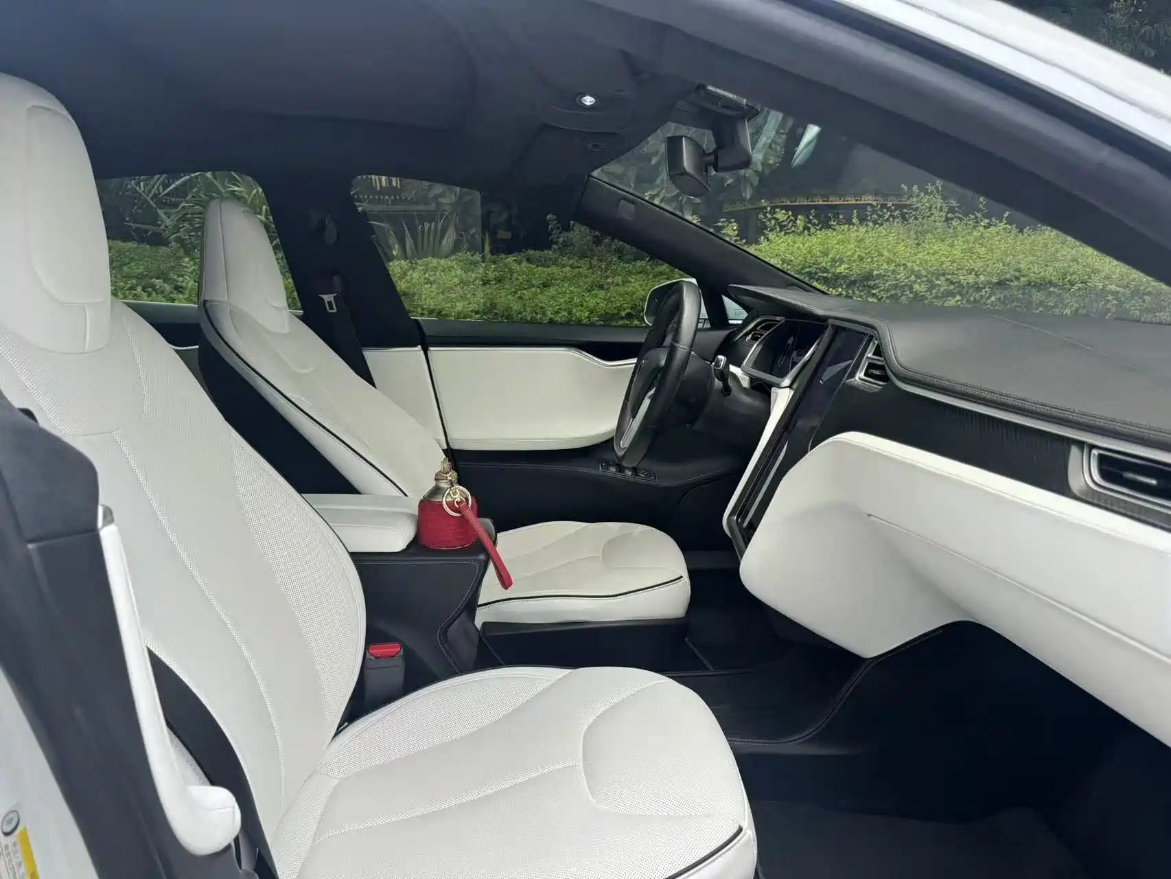 Photo 14 - Tesla Model S