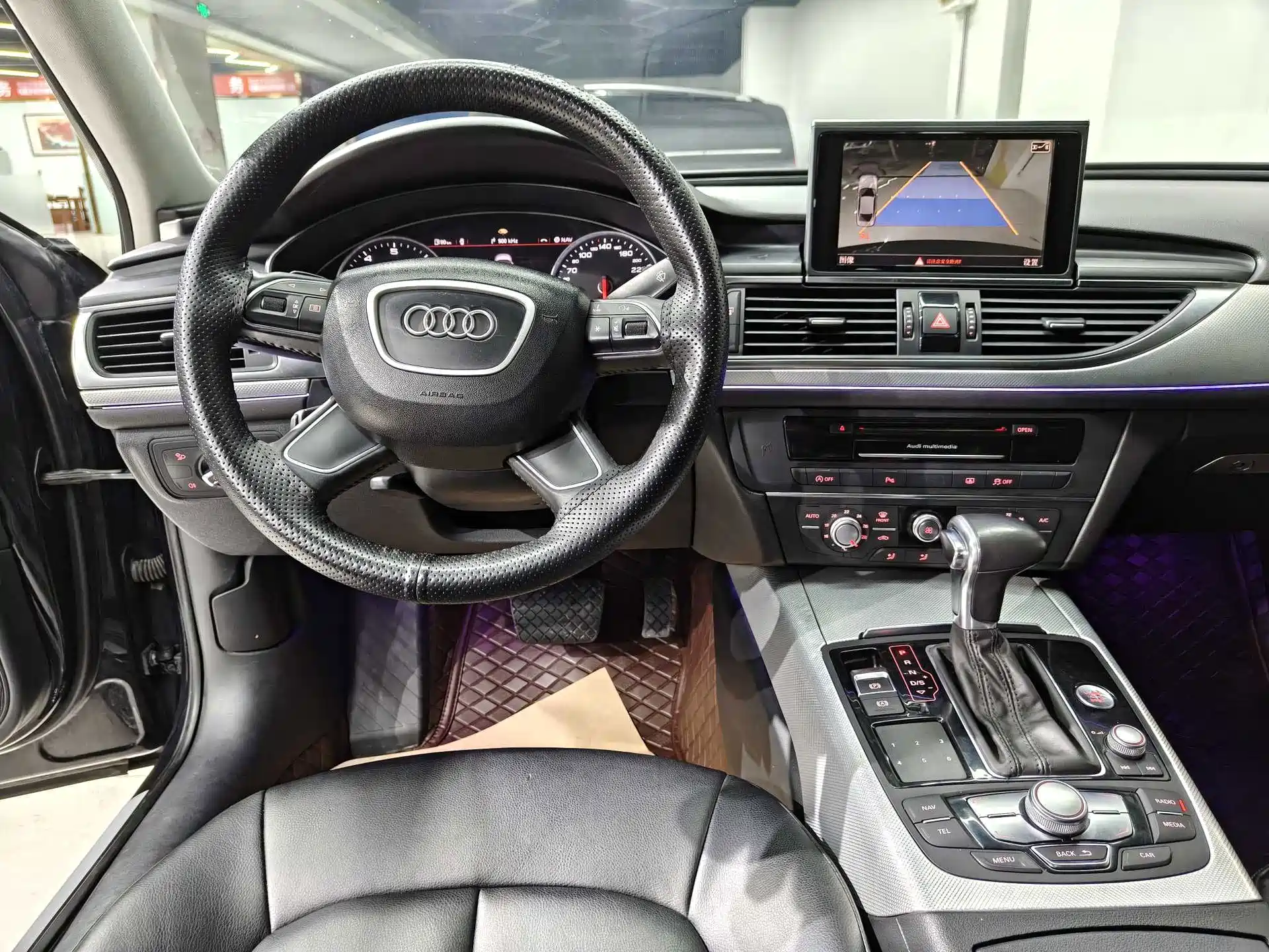 Фото 11 - Audi A6L