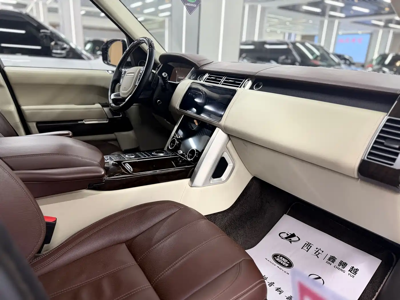 Land Rover Range Rover 2014 3.0 TDV6 Vogue SE фото 14