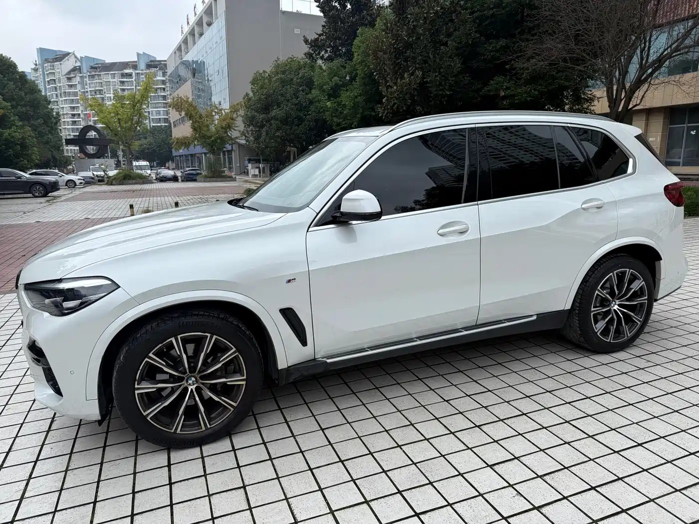 BMW X5 (Import) 2019 xDrive30i M Sport Package фото 2
