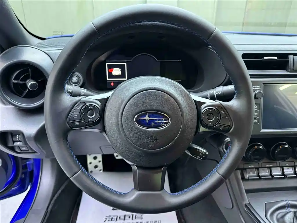 Subaru BRZ 2023 2.4L Manual 10th Anniversary Edition фото 10