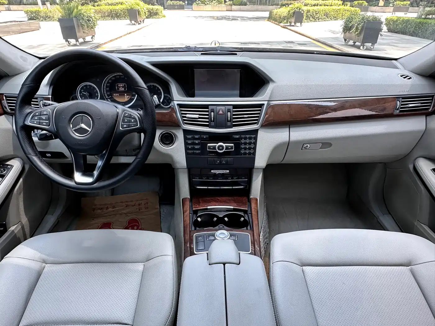 Mercedes-Benz E-Class 2012 E 300 L Fashion фото 9
