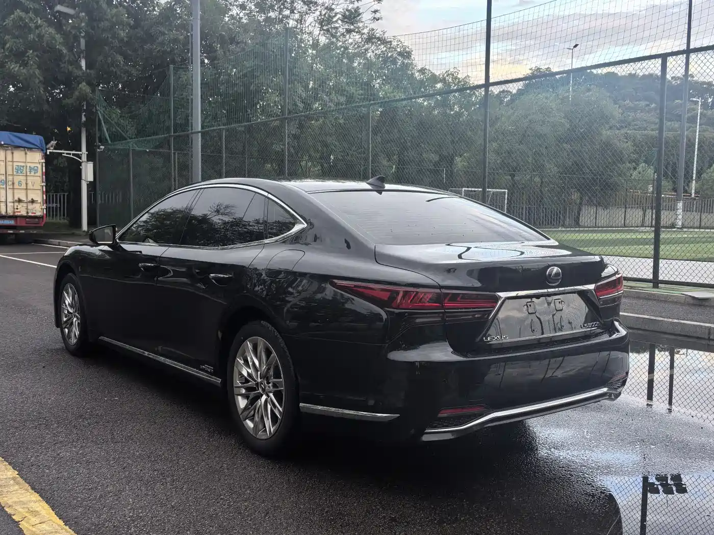 Lexus LS 2021 500h Luxury Edition фото 4
