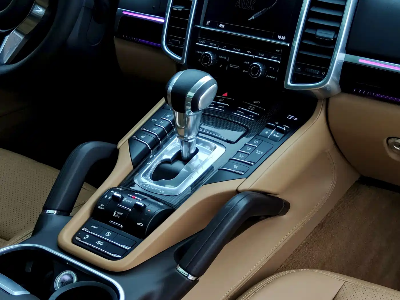 Porsche Cayenne 2015 Cayenne GTS 3.6T фото 26