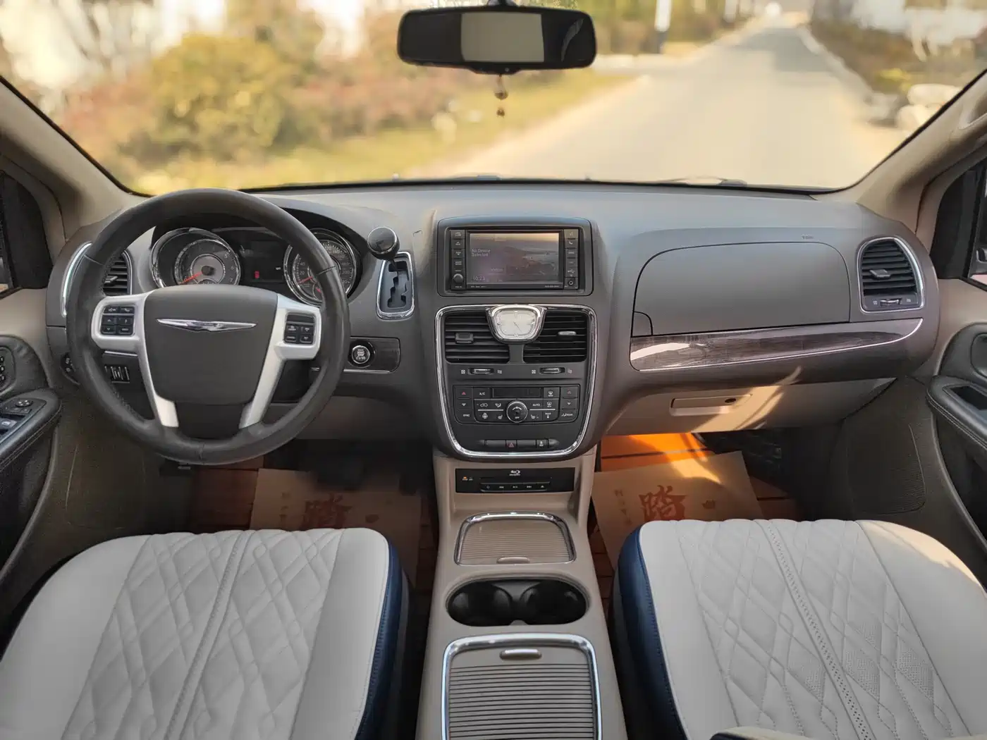 Chrysler Grand Voyager (Import) 2017 2013 3.6L Luxury Edition