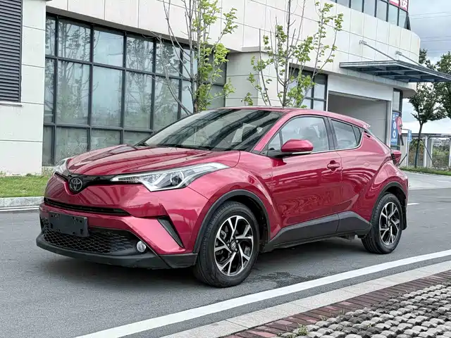Toyota C-HR 2020 Model 2.0L Leading