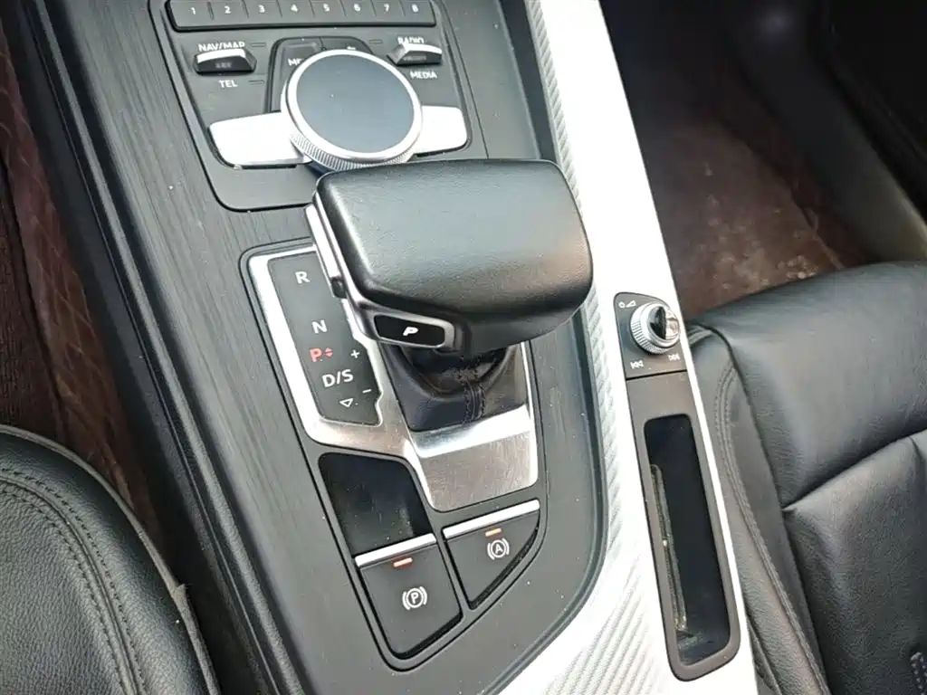 Audi A4L 2017 40 TFSI Fashion Edition фото 14