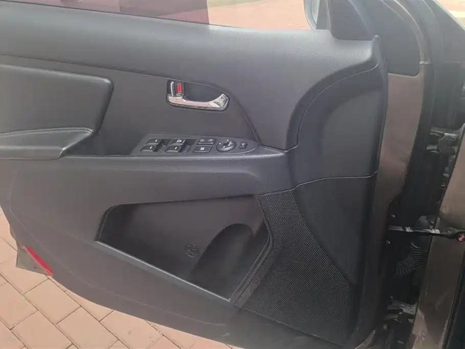Kia Sportage 2015 2.0L Automatic 2WD GLS фото 7