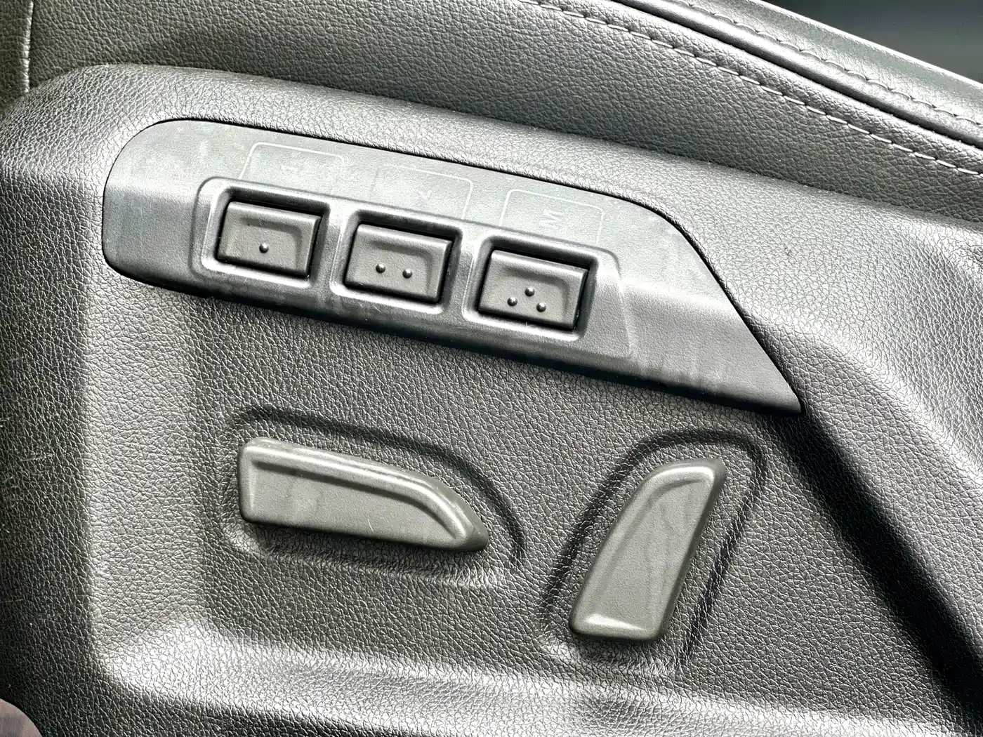 Qoros 3 2015 2014 Model Sedan 1.6T Automatic Premium