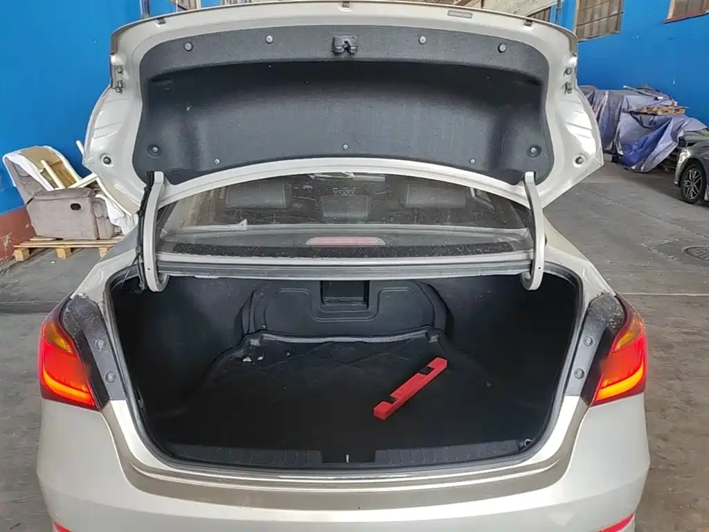 Hyundai Mistra 2014 1.8L Auto Premium DLX фото 19