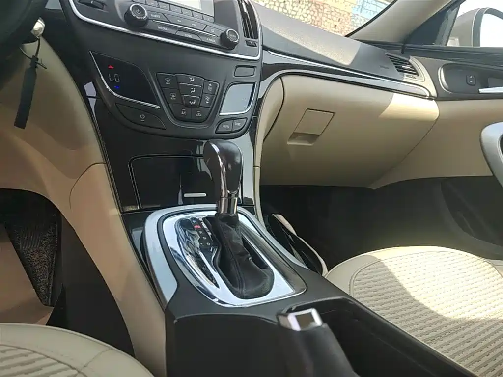 Buick Regal 2015 2.0L Leading Fashion Model фото 14