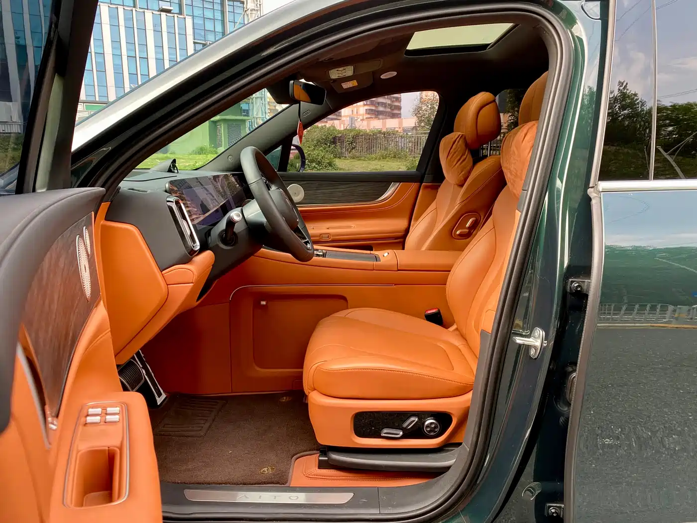 AITO Wenjie AITO M9 2024 Range Extender Max Edition 42kWh 6-seater фото 9