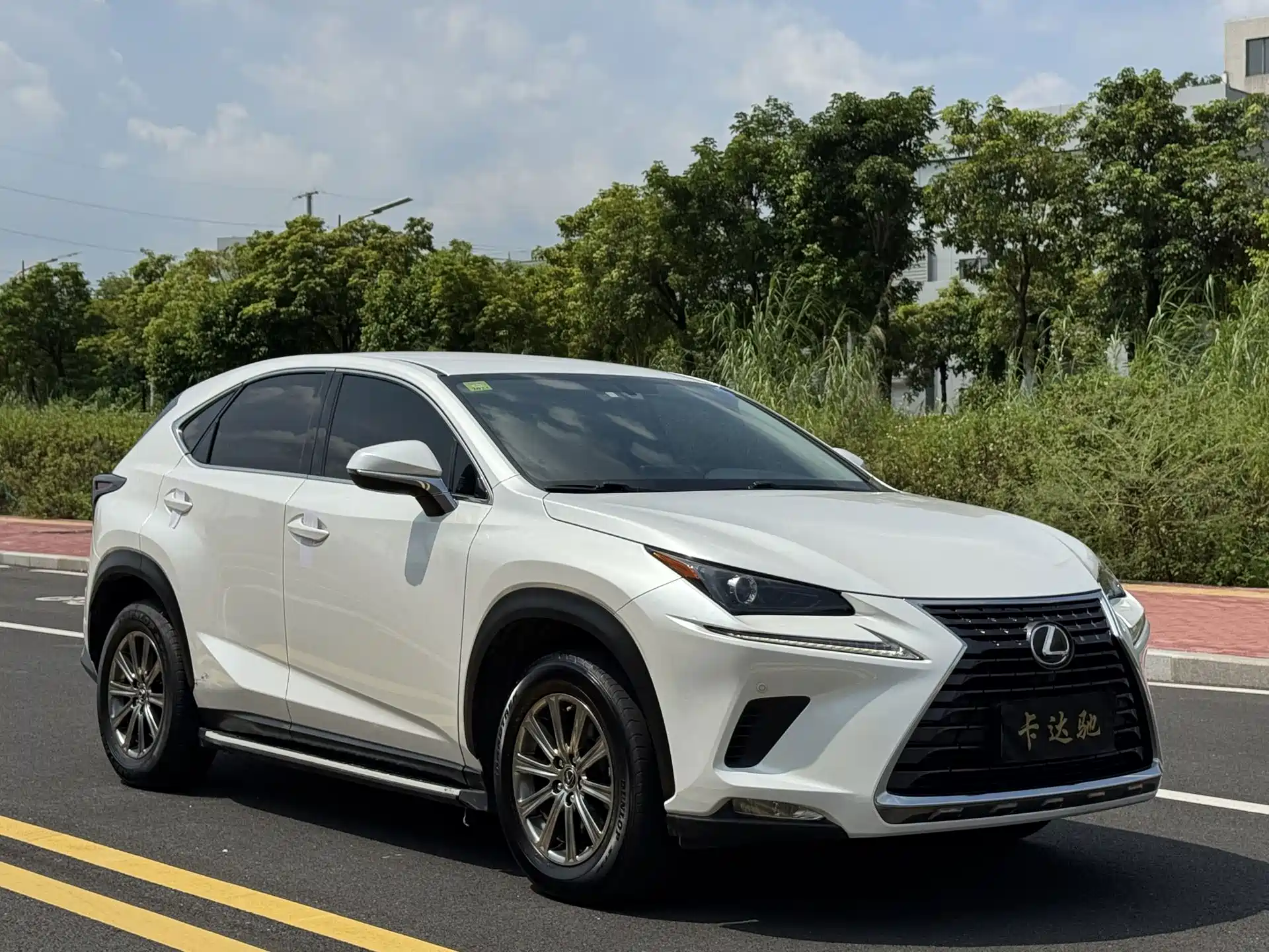 Фото 3 - Lexus NX