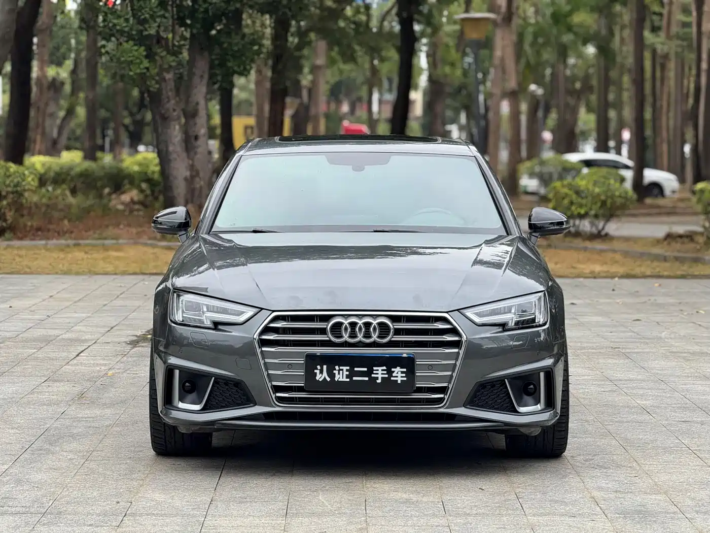 Фото 2 - Audi A4L