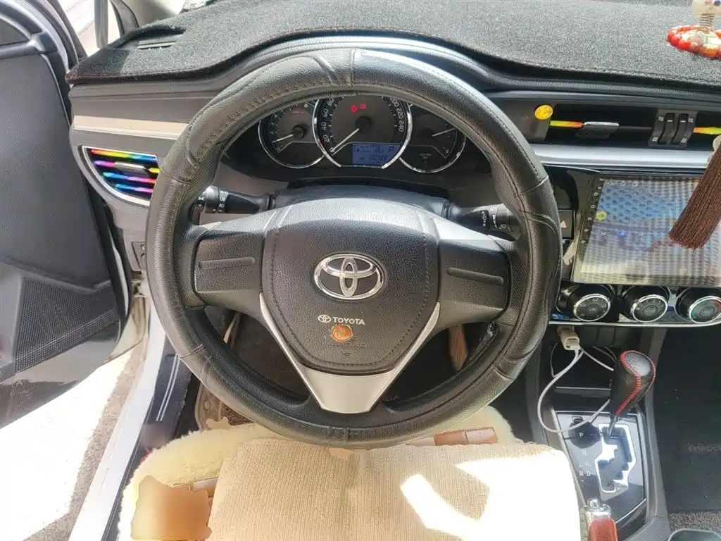 Toyota Corolla 2014 1.6L CVT GL фото 7