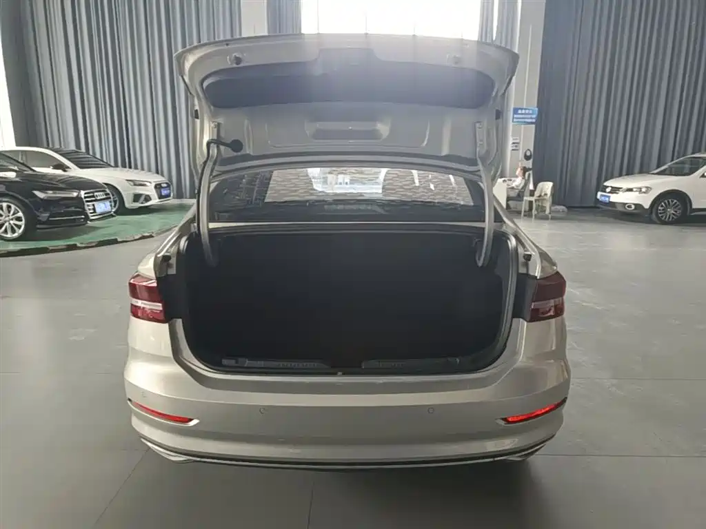 Volkswagen Lavida 2022 280TSI DSG Comfort Edition фото 19