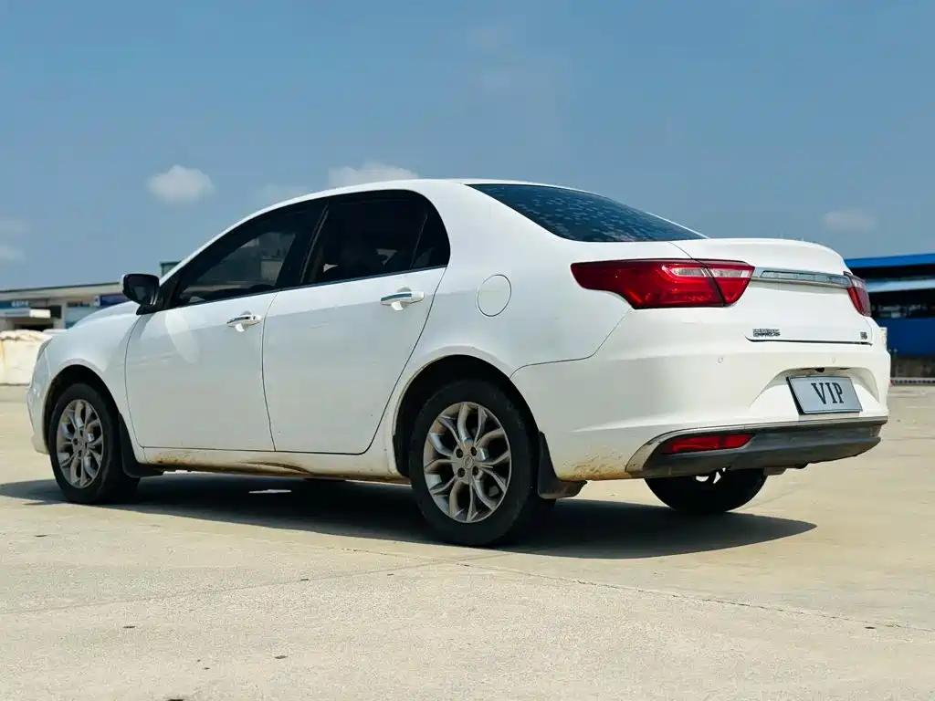 Фото 3 - Geely Vision