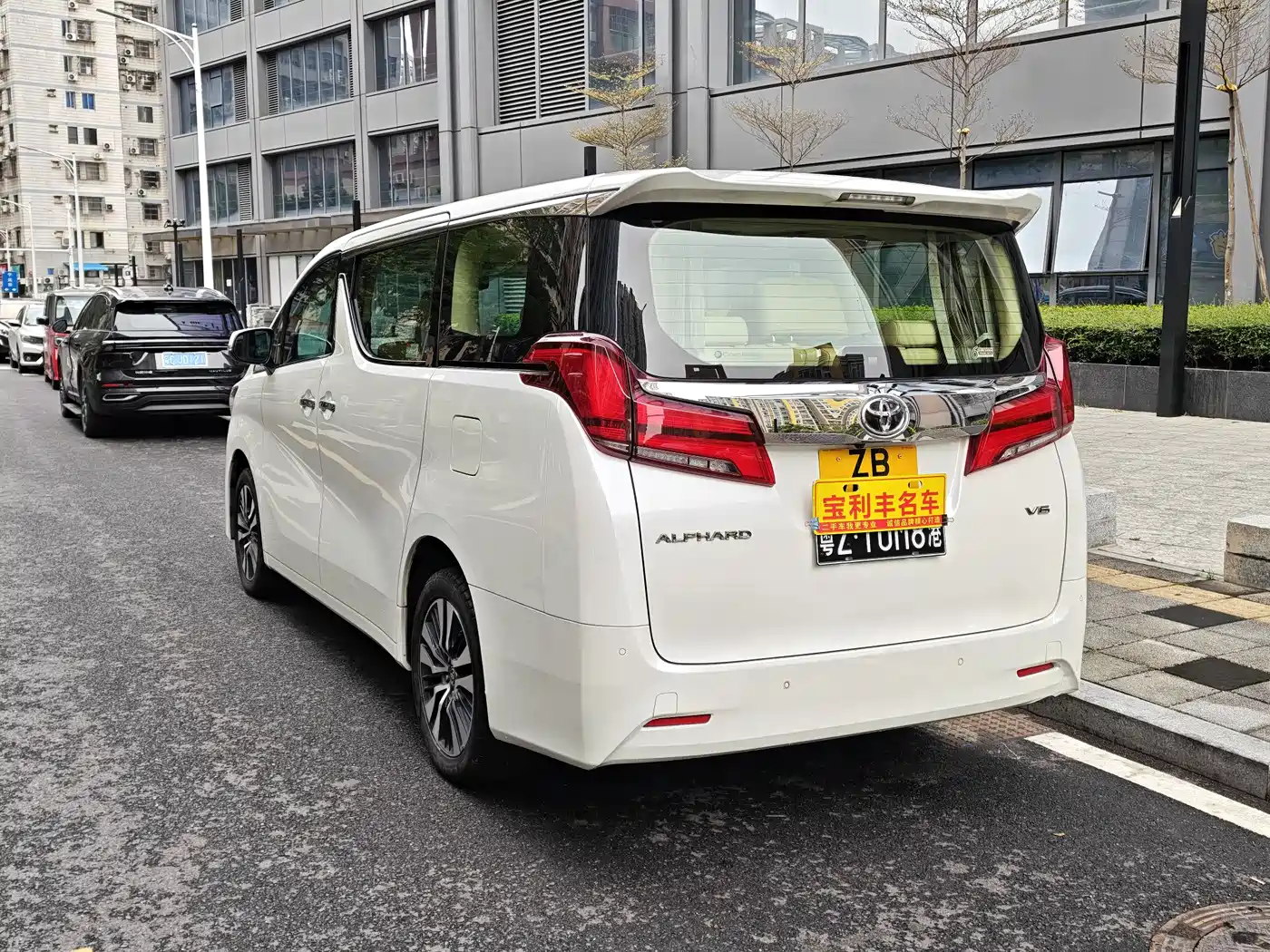 Toyota Alphard 2018 Facelift 3.5L Luxury Edition фото 6