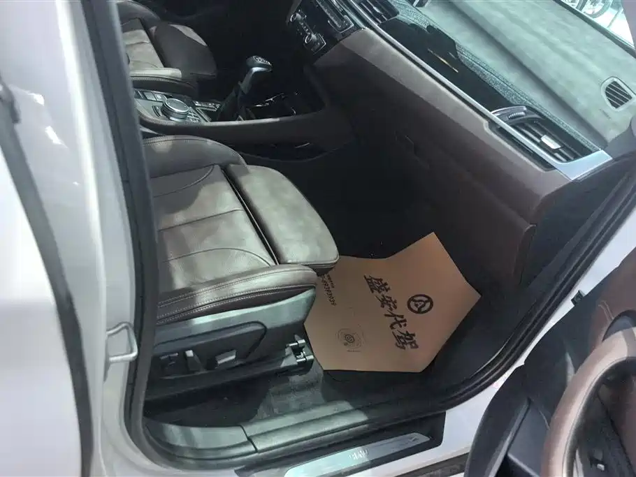BMW X1 2018 xDrive20Li Luxury Model фото 8