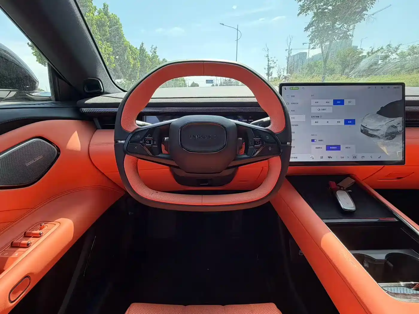 Lynk & Co 10 EM-P 2025 Model 120 AWD Halo фото 7