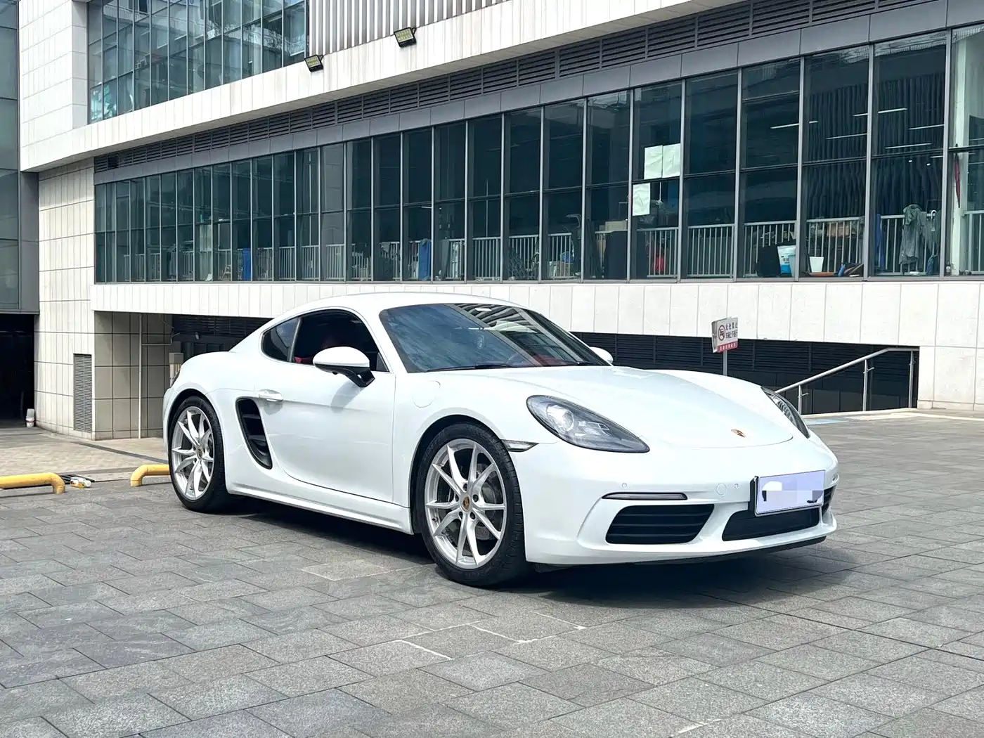 Porsche 718 2016 Cayman 2.0T фото 3