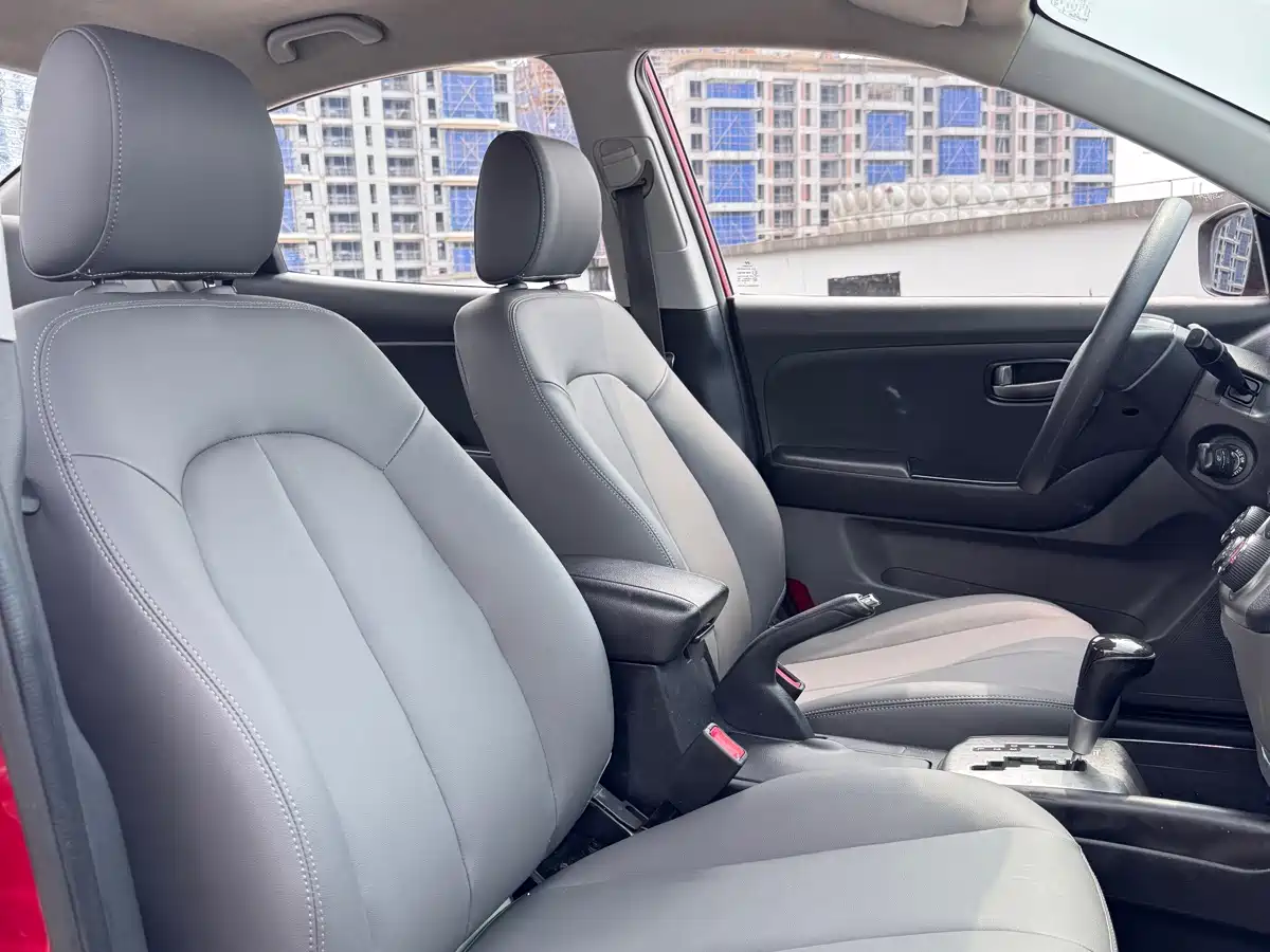 Hyundai Elantra 2011 1.6L Automatic Comfort фото 10