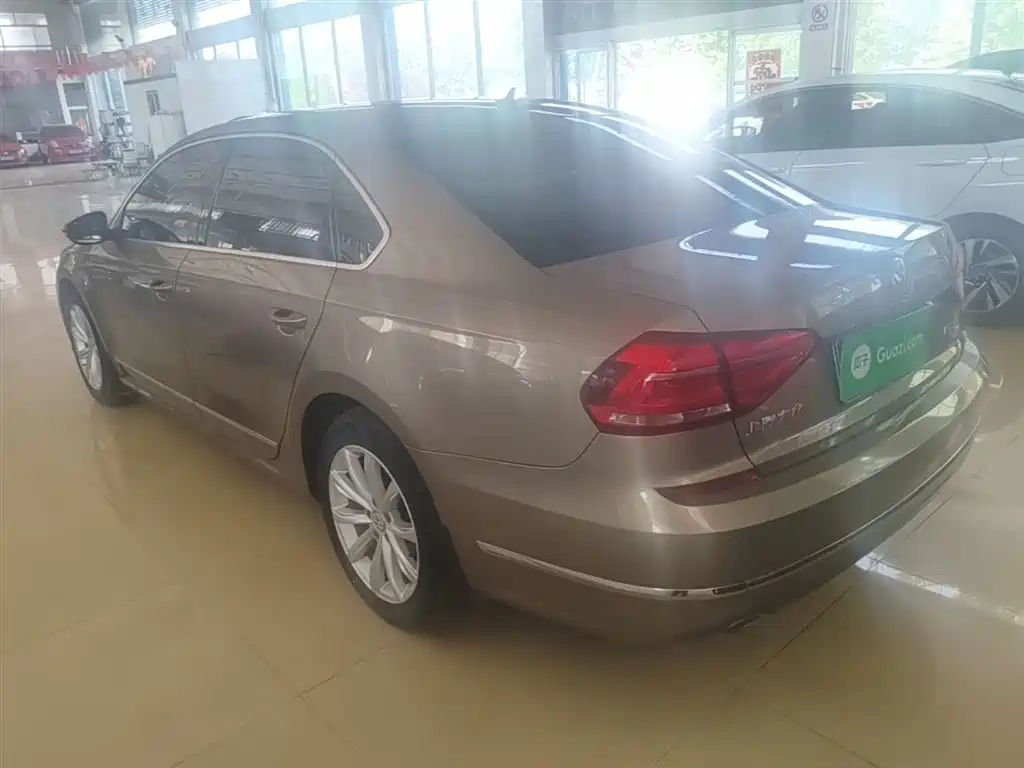 Volkswagen Passat 2017 330TSI DSG Prestige фото 5