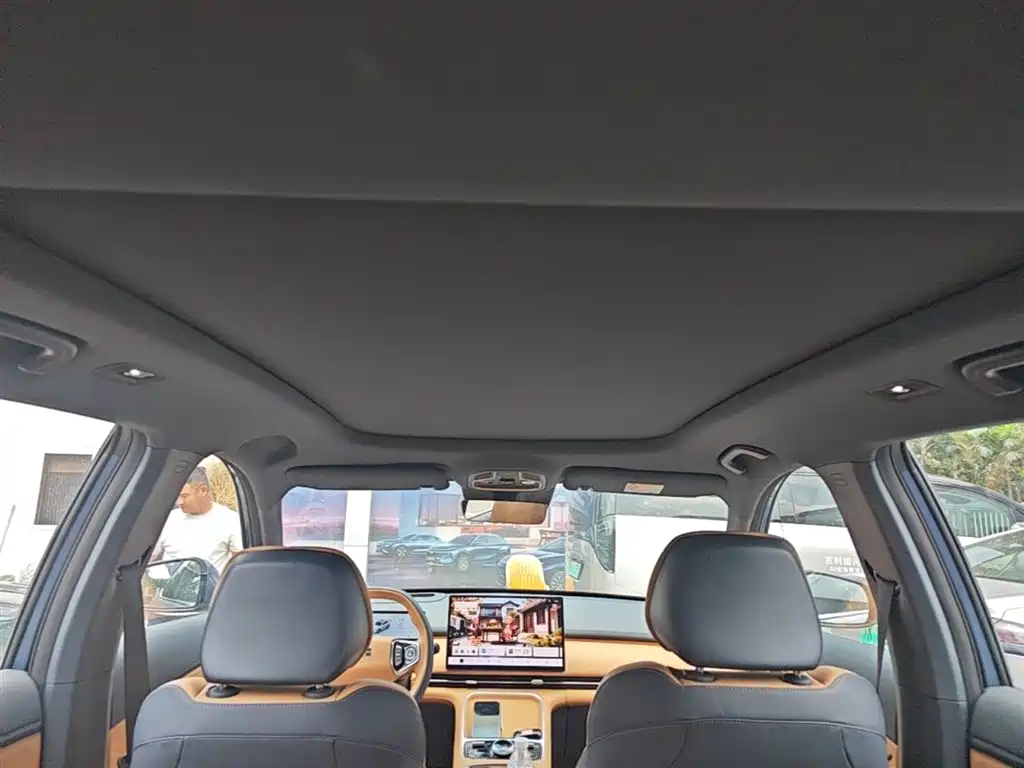 Geely Galaxy Galaxy Starship 7 EM-i 2025 120km Navigation Edition фото 14